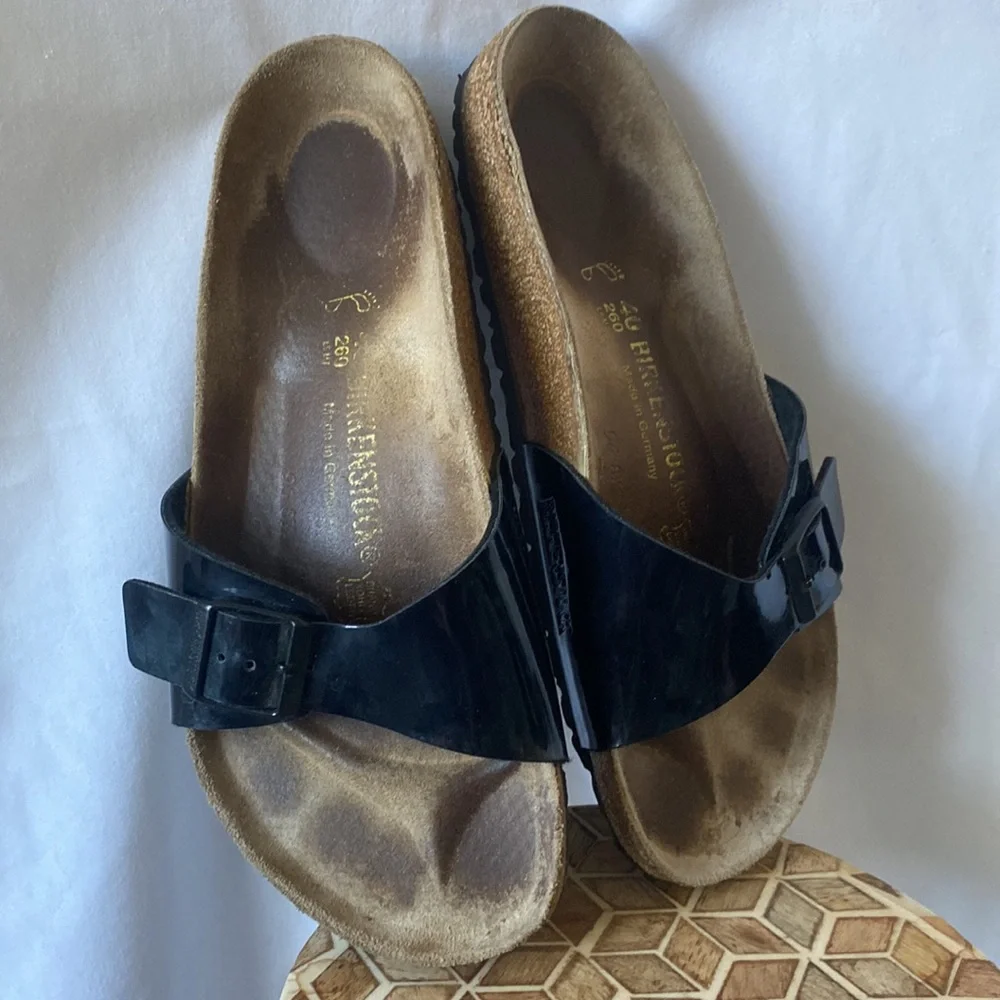 Madrid Sandals Womens 9 Black Shiny Strap!